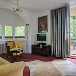 Strandvilla Hubertus - Mit Parkplatz Wlan Kueche Garten Grillplatz Waldbaden * Boltenhagen (Ostseebad)