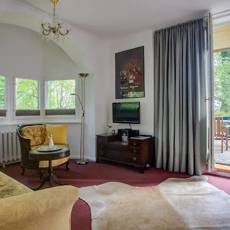 Strandvilla Hubertus - Mit Parkplatz Wlan Küche Garten Grillplatz Waldbaden * Boltenhagen (Ostseebad)