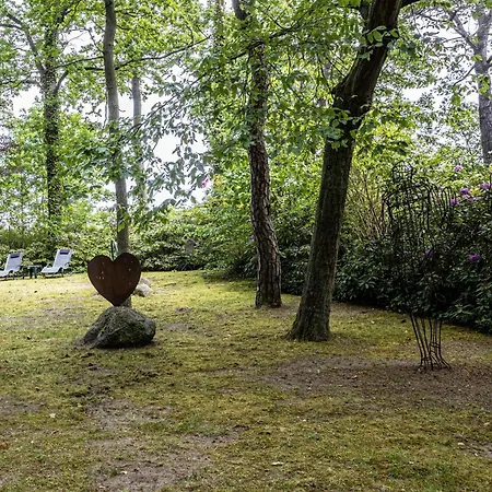 Strandvilla Hubertus - Mit Parkplatz Wlan Kueche Garten Grillplatz Waldbaden * Boltenhagen (Ostseebad)